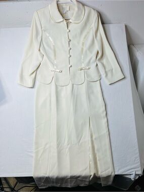 Vintage Y2K 90s Cache Womens White/Cream skirt suit, size 10
